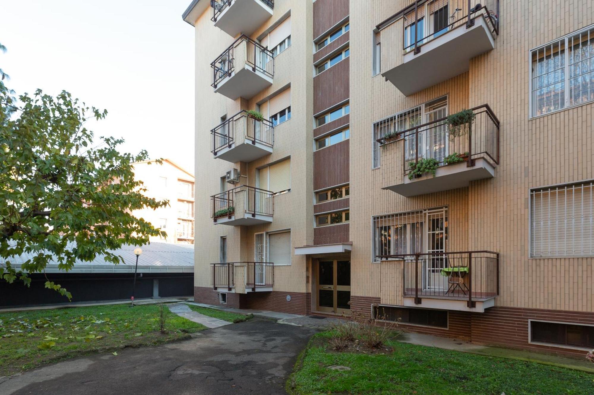 Milan-Linate Apartment With Balcony Luaran gambar